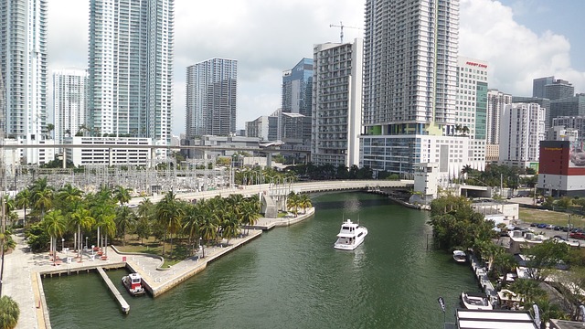 Tips for Chartering a Yacht in Miami
