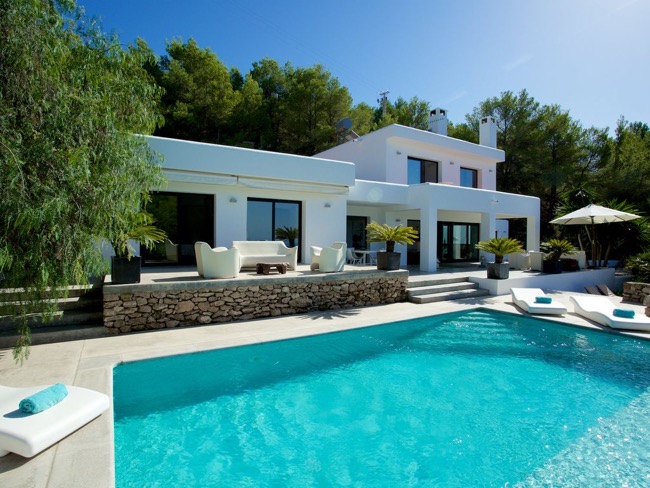 Rent a Luxury Villa for Your Vacation