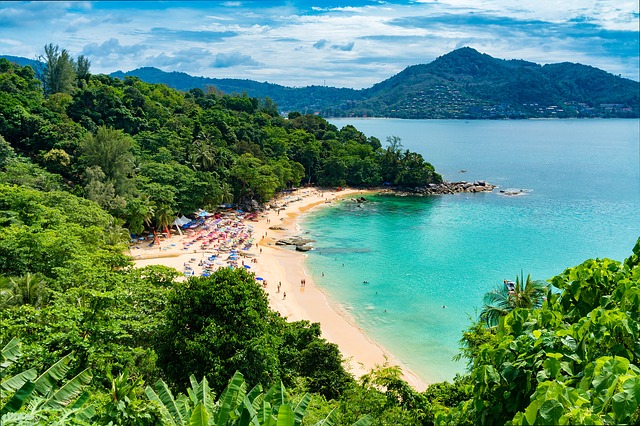 Going to Phuket for a holiday? Why not check the prices of Dental Treatments?